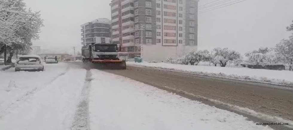 Büyükşehir’den kar yağışına anında müdahale