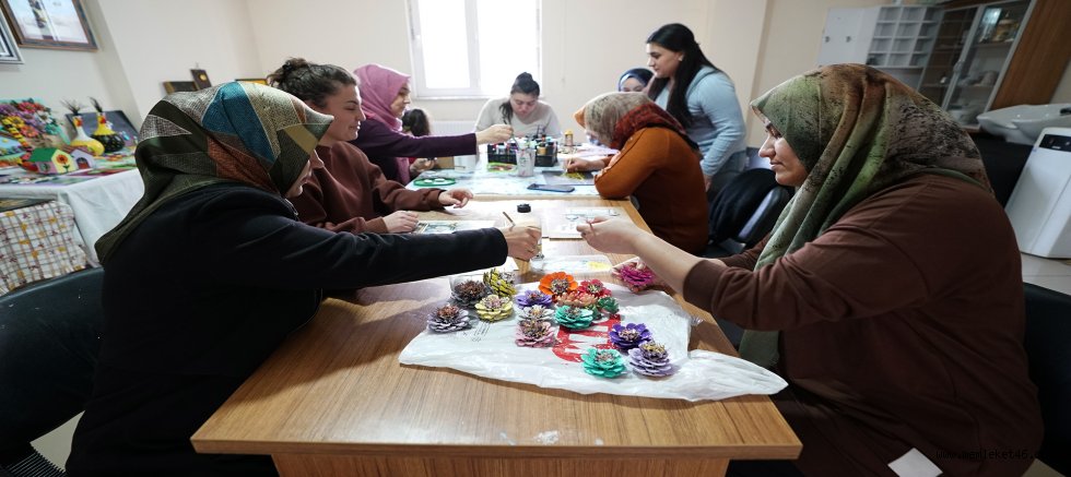 Büyükşehir’in türkoğlu’ndaki kurs merkezi yoğun ilgi görüyor