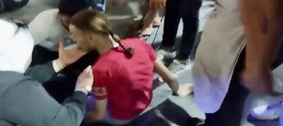 Kahramanmaraş'ta yolda yürürken arkadaşını bıçakladı