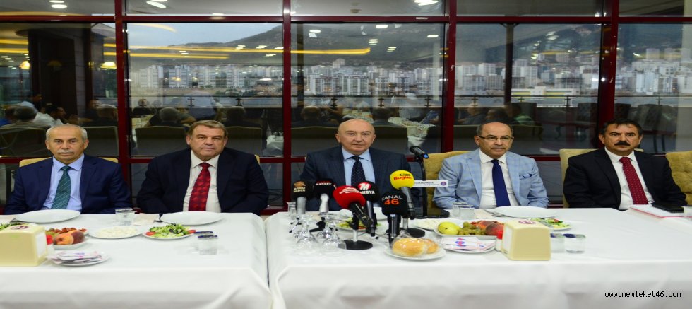 Rektör yasım ve ksü üst yönetimi basın mensupları ile bir araya geldi