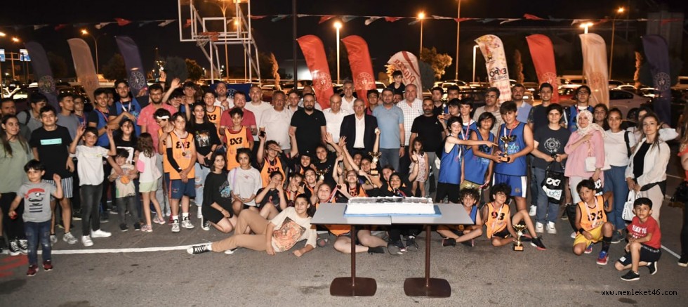 BAŞKAN MAHÇİÇEK, “ÜLKEMİZİN GELECEĞİ GENÇLERİMİZE YATIRIM YAPACAĞIZ”