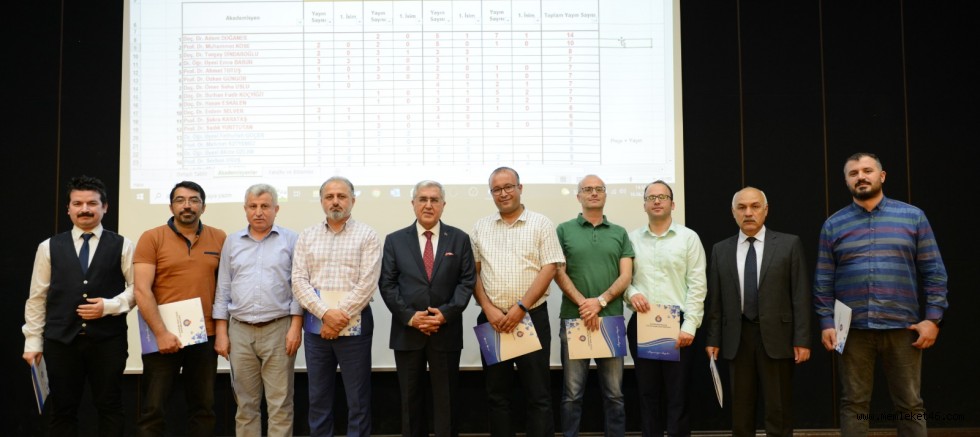 KSÜ’DE İLK KEZ TOPLU ÖDÜL TÖRENİ