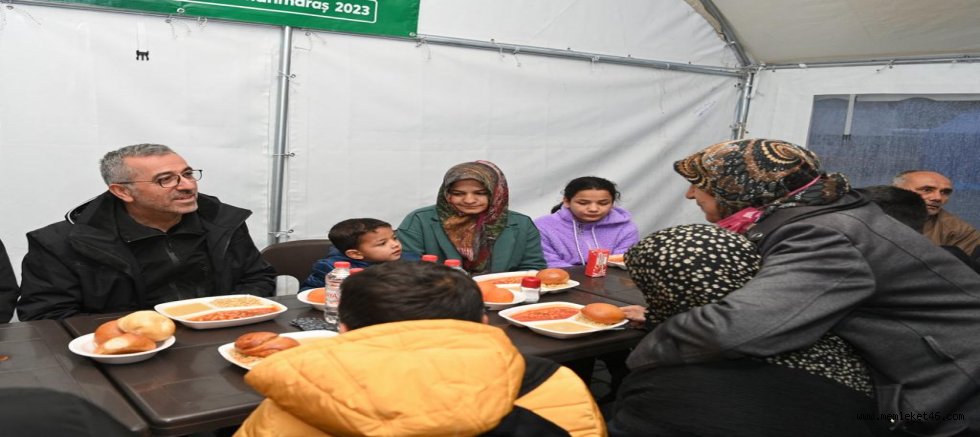 BAŞKAN GÜNGÖR, İFTAR SOFRALARINDA VATANDAŞLARLA BULUŞMAYI SÜRDÜRÜYOR