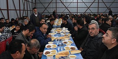 BAŞKAN GÜNGÖR, ERKENEZ’DE MAHALLE SAKİNLERİYLE İFTAR YAPTI