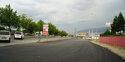 BÜYÜKŞEHİR MEHMET AKİF SERVİS YOLUNU YENİLEDİ