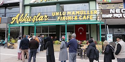 KAHRAMANMARAŞLI FIRINCI KARDEŞLER DEPREMZEDELERİ EKMEKSİZ BIRAKMADI