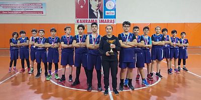 Kahramanmaraş’ta 2021-2022 okul sporları faaliyet programında yer alan küçük Erkeler ve Kızlar Kahramanmaraş şampiyonası oynanan final müsabakaları ile sona erdi.