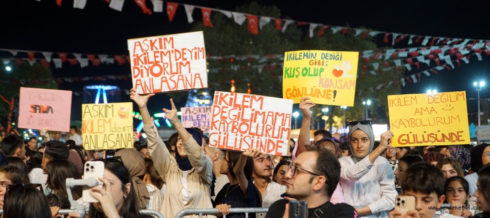 FUAR GECESİNE İMZASINI “İKİLEM” ATTI KAFUM’DA MÜZİK ZİYAFETİ YAŞANDI