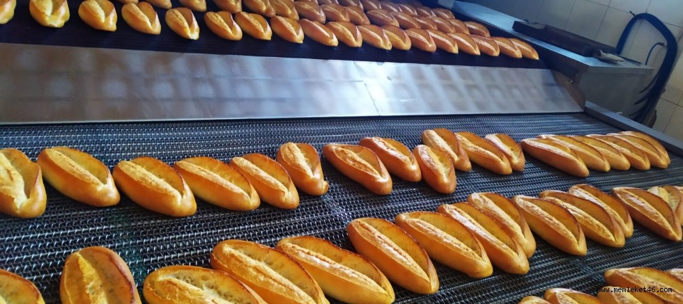 KAHRAMANMARAŞ BÜYÜKŞEHİR, GÜNLÜK 50 BİN HALK EKMEĞİ İFTAR SOFRALARIYLA BULUŞTURUYOR