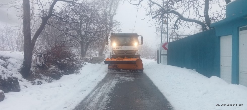 KAHRAMANMARAŞ BÜYÜKŞEHİR, KIRSALDA KARLA MÜCADELESİNİ KESİNTİSİZ SÜRDÜRÜYOR