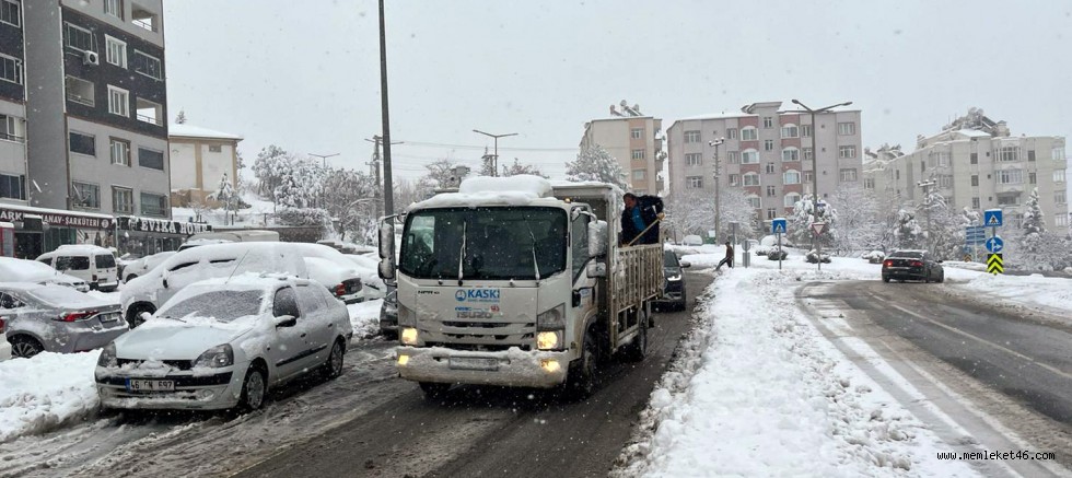 KASKİ’DEN 53 ARAÇLA KARLA MÜCADELEYE DESTEK