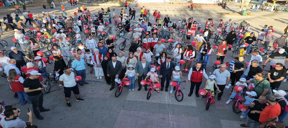 170 ÇOCUĞUN BİSİKLET HAYALİ GERÇEĞE DÖNÜŞTÜ PEDALLAR MUTLULUK İÇİN DÖNDÜ