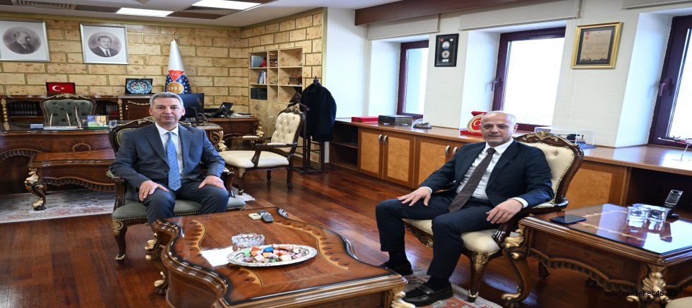 AFŞİN BELEDİYE BAŞKANI KORAY KIRAÇ, KSÜ REKTÖRÜ PROF. DR. İBRAHİM TANER OKUMUŞ’U ZİYARET ETTİ