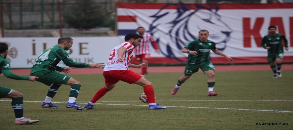 AKEDAŞ İSTİKLALSPOR, LİDER BURSASPOR İLE BERABERE KALDI