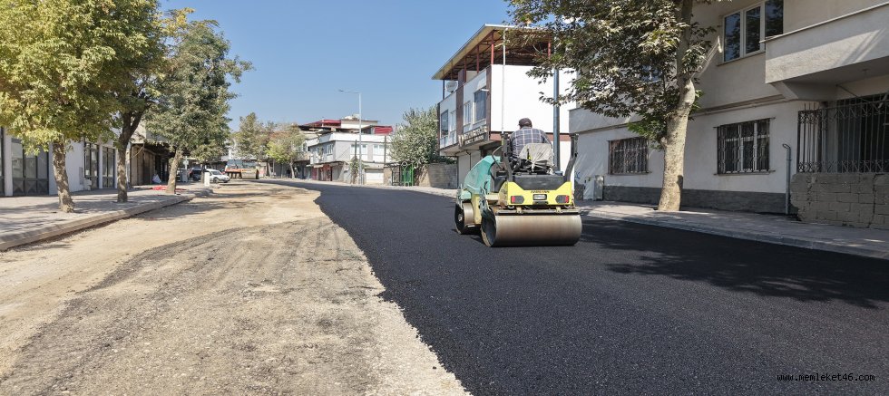 ALPASLAN CADDESİ BAŞTAN AŞAĞI YENİLENİYOR: ASFALT ÇALIŞMALARI BAŞLADI