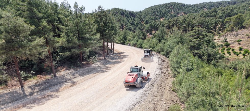 ANDIRIN – MERKEZ ULAŞIMINI 20 KİLOMETRE KISALTACAK YOL TAMAMLANIYOR