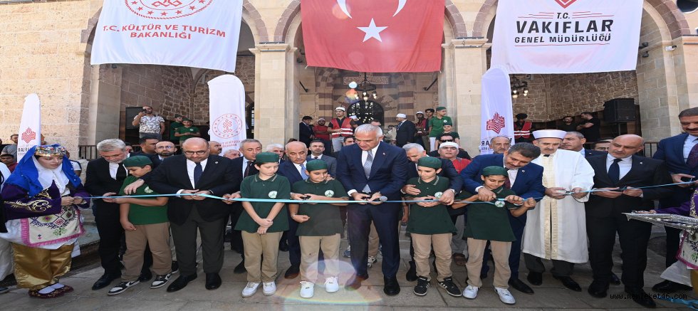 ASIRLIK 5 CAMİİ RESTORASYONUN ARDINDAN YENİDEN İBADETE AÇILDI