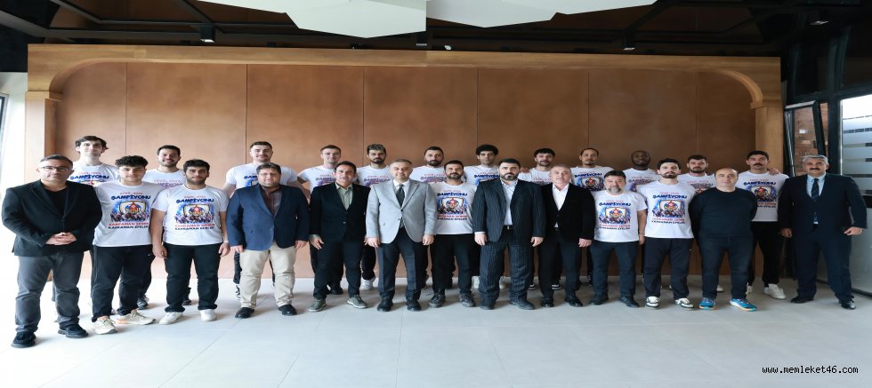 BAŞKAN TOPTAŞ, EFELER LİGİ’NE YÜKSELEN ONİKİŞUBAT BELEDİYE SPOR İLE ŞAMPİYONLUK YEMEĞİNDE BULUŞTU