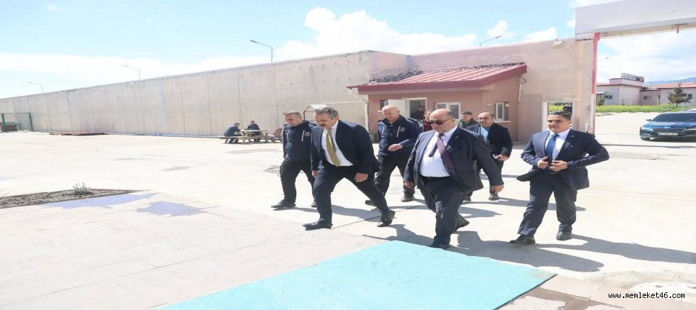 BAŞKAN AKPINAR’DAN TÜRKOĞLU 1 NOLU L TİPİ KAPALI CEZA İNFAZ KURUMU’NA ZİYARET