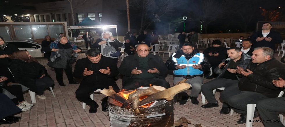 BAŞKAN AKPINAR: DEPREM ŞEHİTLERİMİZİ ASLA UNUTMAYACAĞIZ