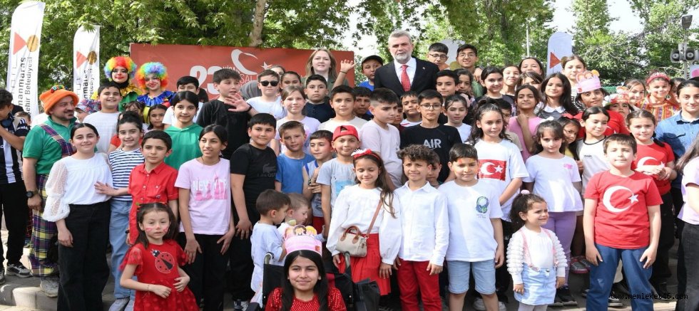 BAŞKAN GÖRGEL, ÇOCUKLARIN BAYRAM SEVİNCİNE ORTAK OLDU