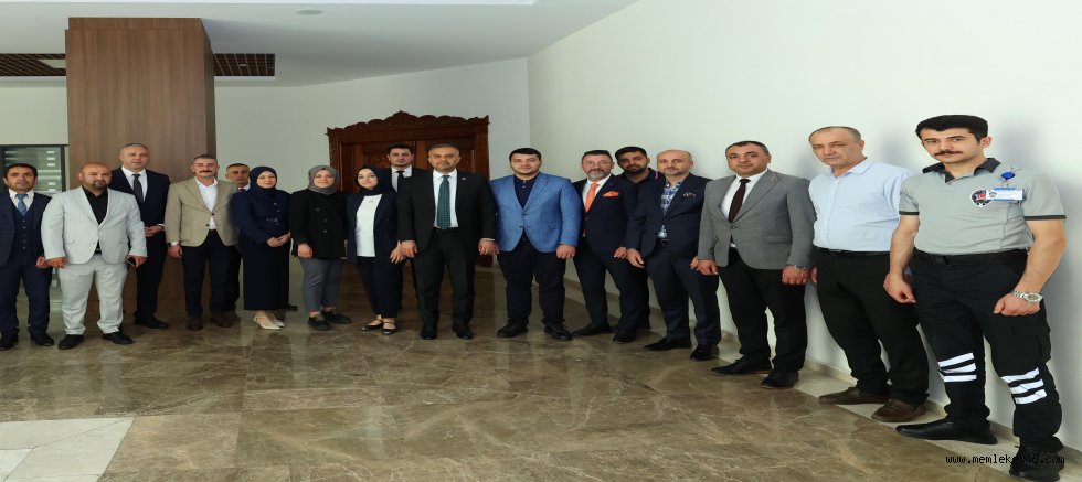 BAŞKAN HANİFİ TOPTAŞ, BELEDİYE PERSONELİYLE BAYRAMLAŞTI