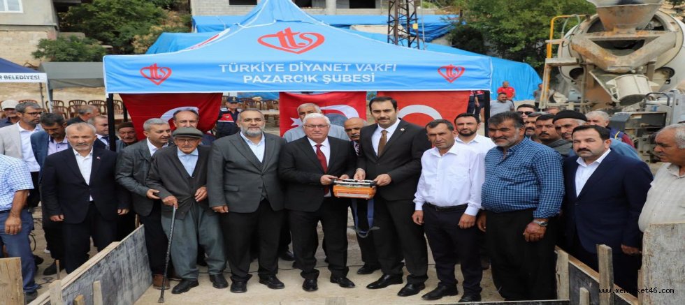 BAŞKAN HAYDAR İKİZER: “GÜCÜK CAMİİ İLÇEMİZE VE MAHALLEMİZE HAYIRLI OLSUN”