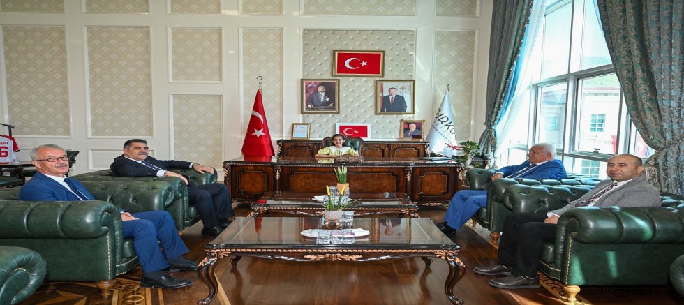 BAŞKAN KARACA, 23 NİSAN’DA KOLTUĞUNU HURİ SENA KARADENİZ’E DEVRETTİ