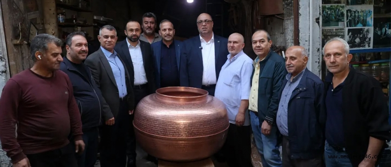 BAŞKAN MEHMET AKPINAR’DAN TARİHİ BAKIRCILAR ÇARŞISI’NA ZİYARET: “ESNAFIMIZIN YANINDA OLMAYA DEVAM EDECEĞİZ”