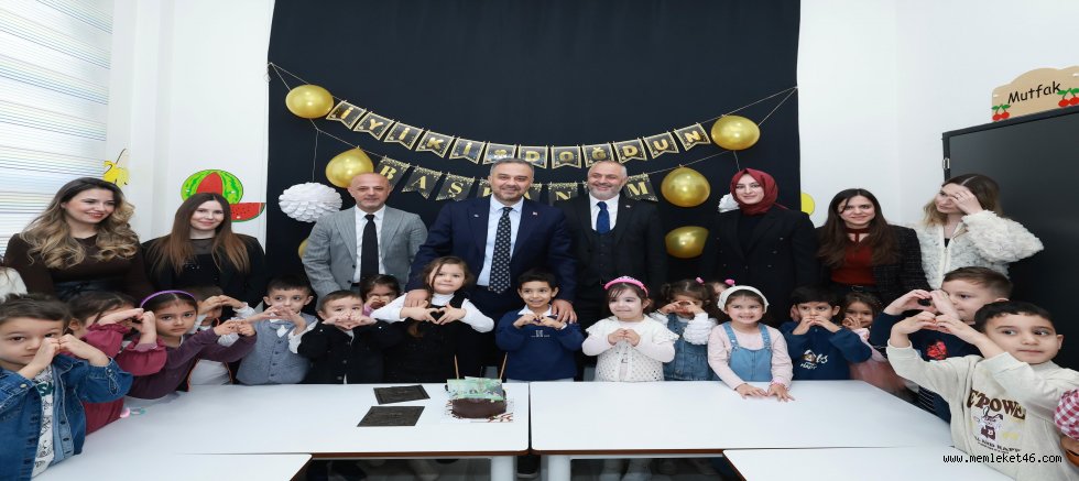 BAŞKAN TOPTAŞ’A KARNE PROGRAMINDA MİNİKLERDEN DOĞUM GÜNÜ SÜRPRİZİ