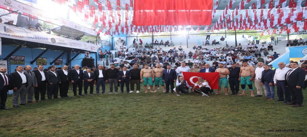 BERTİZ’DE 30. GELENEKSEL BERTİZ BOYALI ŞALVAR GÜREŞLERİNE YOĞUN İLGİ