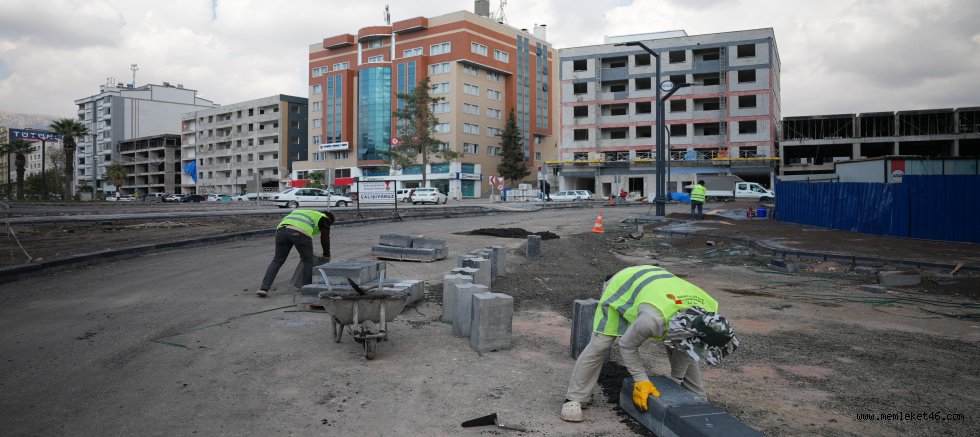 BÖLGEDEKİ TRAFİK IŞIKLARI KALDIRILIYOR:  BÜYÜKŞEHİR’DEN MÜFTÜLÜK MEYDANI’NDA ULAŞIMI RAHATLATACAK DÜZENLEME