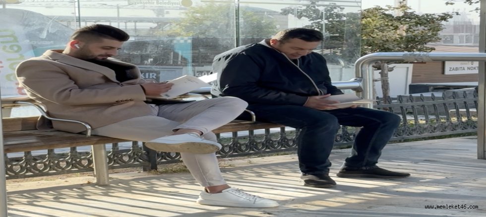 BÜYÜKŞEHİR’DEN EDEBİYAT ŞEHRİ KUTLAMASI ŞEHRİN SOKAKLARI KİTAPLA BULUŞTURULDU