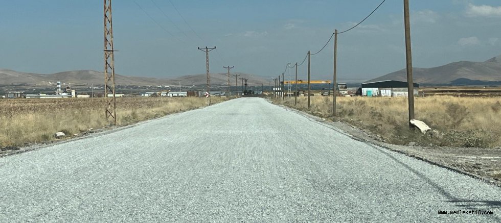 BÜYÜKŞEHİR’DEN GÖKSUN KIRSALINDA ULAŞIMI İYİLEŞTİREN YOL ÇALIŞMASI