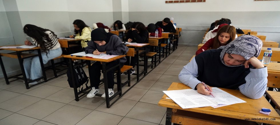 BÜYÜKŞEHİR’DEN ÜNİVERSİTE YOLUNDA GENÇLERE GÜÇLÜ DESTEK