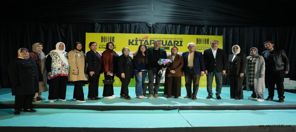 BÜYÜKŞEHİR’İN KİTAP FUARINDA SALİH ZENGİN’DEN ÇOCUKLARA KİTAP SEVGİSİ ÜZERİNE SÖYLEŞİ