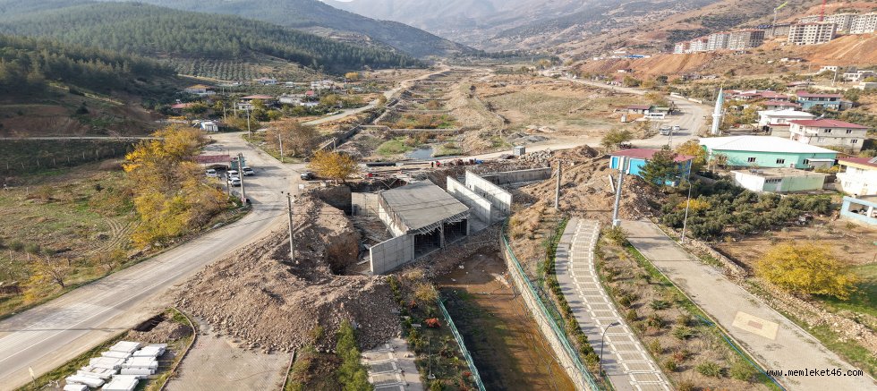 BÜYÜKŞEHİR’İN ŞEKEROBA KÖPRÜSÜ HIZLA YÜKSELİYOR