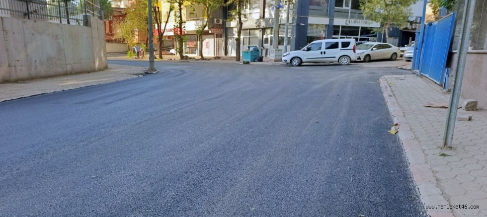BÜYÜKŞEHİR, YOLLARI BİR BİR SICAK ASFALTLA BULUŞTURUYOR