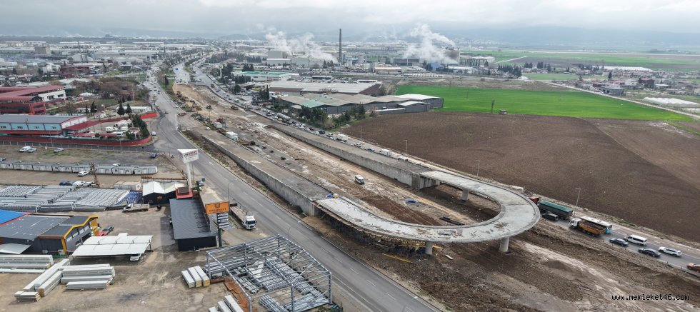 ÇEVRE YOLU’NDA ULAŞIMI RAHATLATACAK KAVŞAK HIZLA YÜKSELİYOR