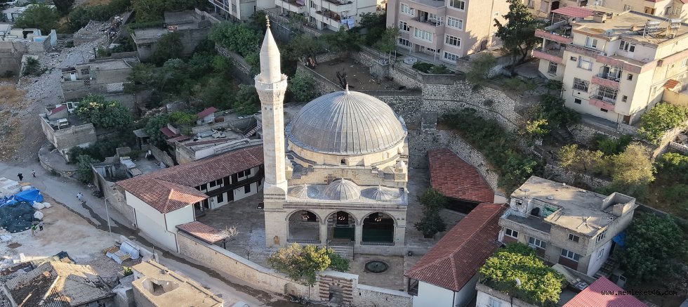 DEPREMDE HASAR ALAN 5 CAMİ DAHA YENİDEN İBADETE AÇILIYOR