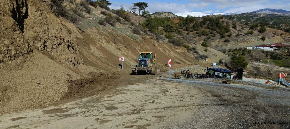 DULKADİROĞLU BELEDİYESİ SAĞANAK YAĞIŞLARA KARŞI SAHADA: KAPANAN YOLLARDA 7/24 ÇALIŞMA