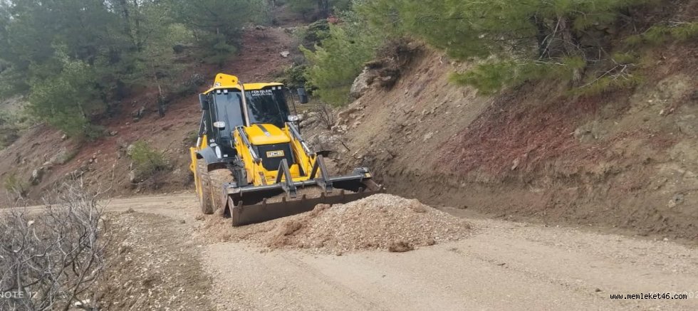 DULKADİROĞLU BUDAKLI MAHALLESİ’NDE STABİLİZE YOL ÇALIŞMALARI SÜRÜYOR