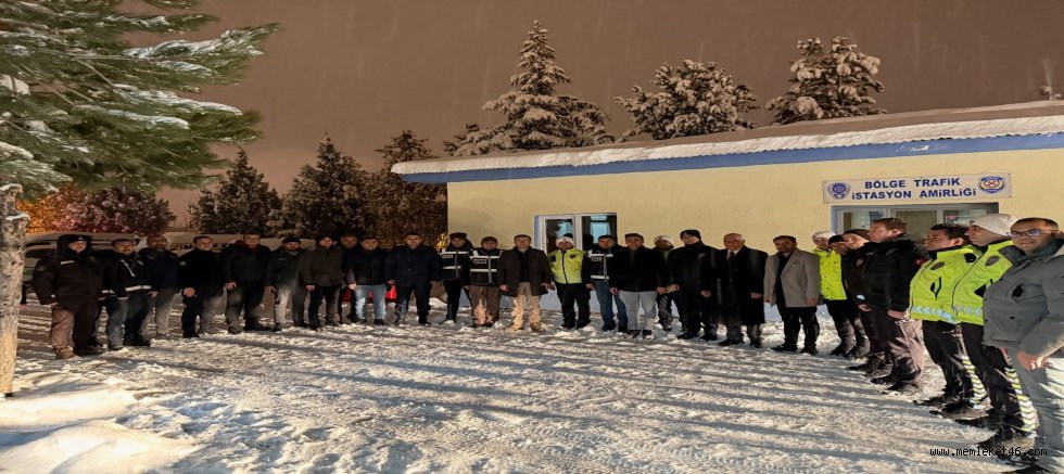 GÖKSUN BELEDİYE BAŞKANI SELİM CÜCE, KARLA MÜCADELE EKİPLERİNİ ZİYARET ETTİ