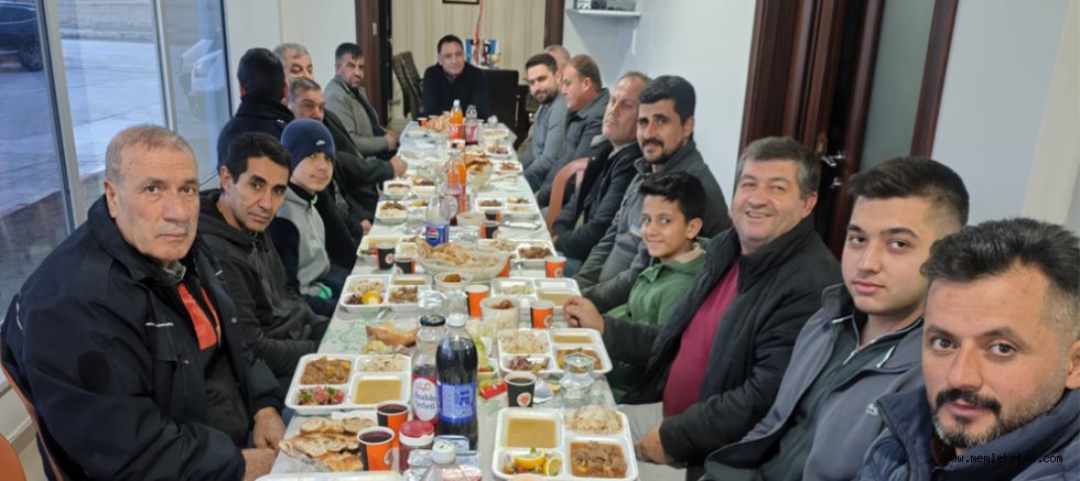 HAMİT BÜLENT EKEN, RAMAZAN’DA ÇALIŞMA ARKADAŞLARIYLA İFTAR SOFRASINDA BULUŞTU