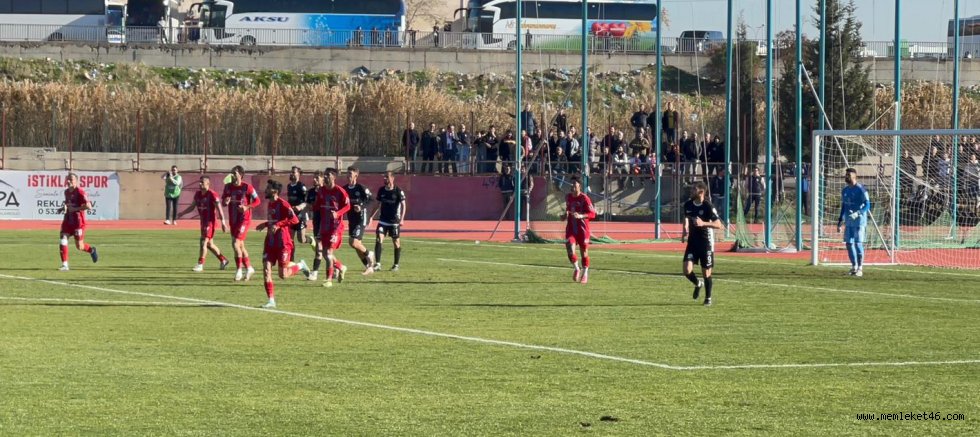 KAHRAMANMARAŞ AKEDAŞ İSTİKLALSPOR, MARDİNSPOR’A 1-0 MAĞLUP OLDU