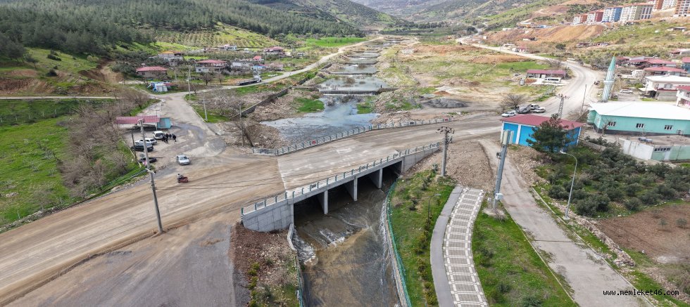 KAHRAMANMARAŞ BÜYÜKŞEHİR, 10 MİLYONLUK YATIRIMLA ŞEKEROBA’NIN YENİ KÖPRÜSÜNÜ HİZMETE SUNDU