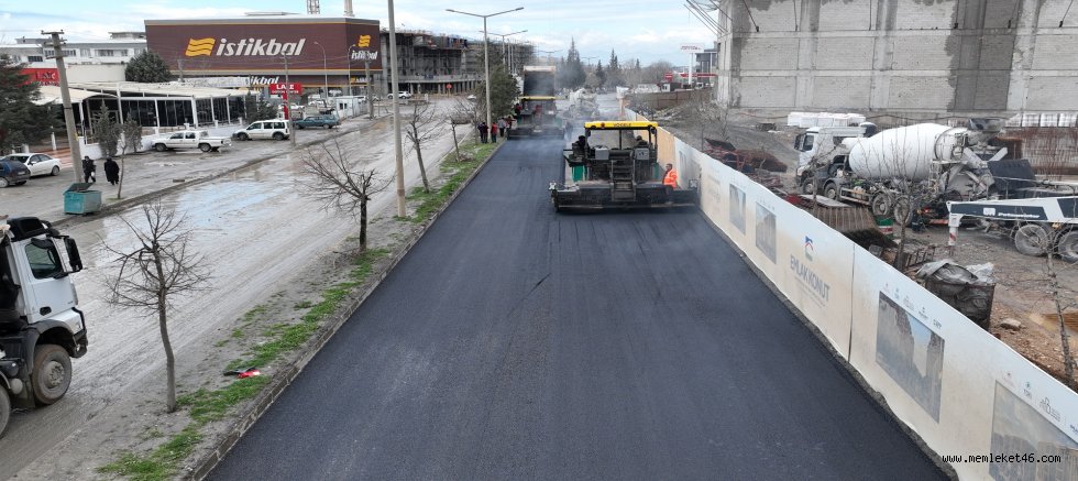 KAHRAMANMARAŞ BÜYÜKŞEHİR, DULKADİROĞLU’NDA ASFALT MESAİSİNİ SÜRDÜRÜYOR