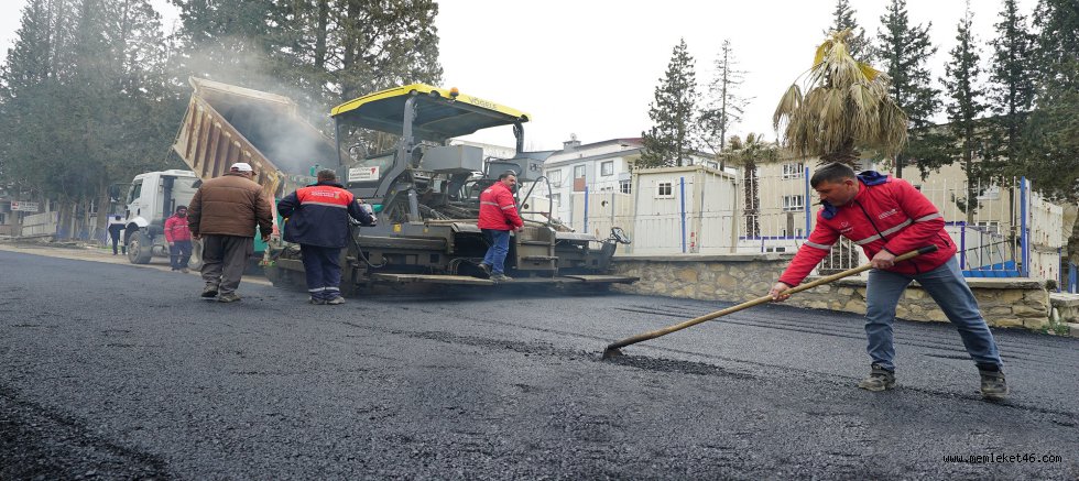 KAHRAMANMARAŞ BÜYÜKŞEHİR, DULKADİROĞLU’NDA ASFALT YENİLEME HAMLESİNE DURMAKSIZIN DEVAM EDİYOR