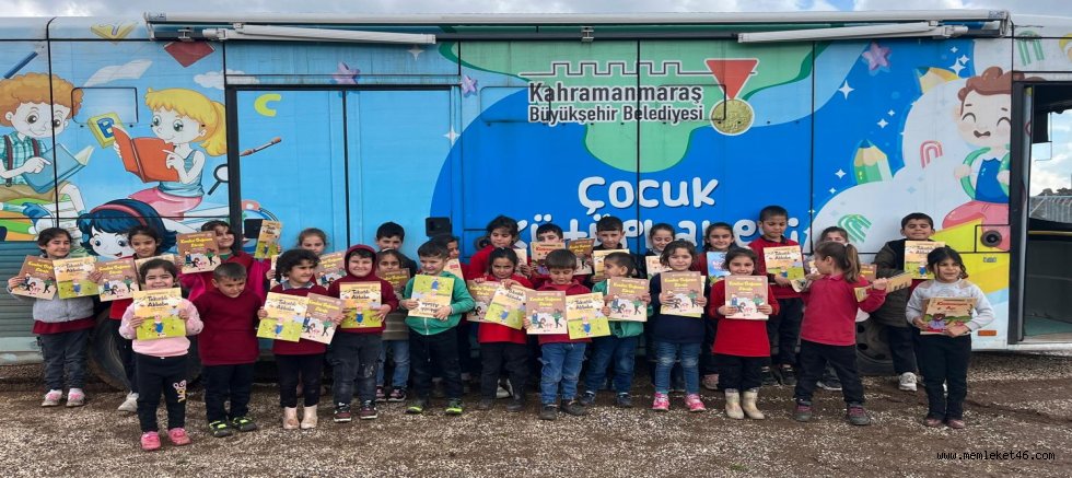 KAHRAMANMARAŞ BÜYÜKŞEHİR’İN MOBİL KÜTÜPHANESİ MART’TA YÜZLERCE ÇOCUĞA ULAŞTI