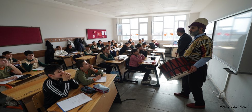 KAHRAMANMARAŞ’IN DESTANSI DİRENİŞİ OKULLARA TAŞINDI